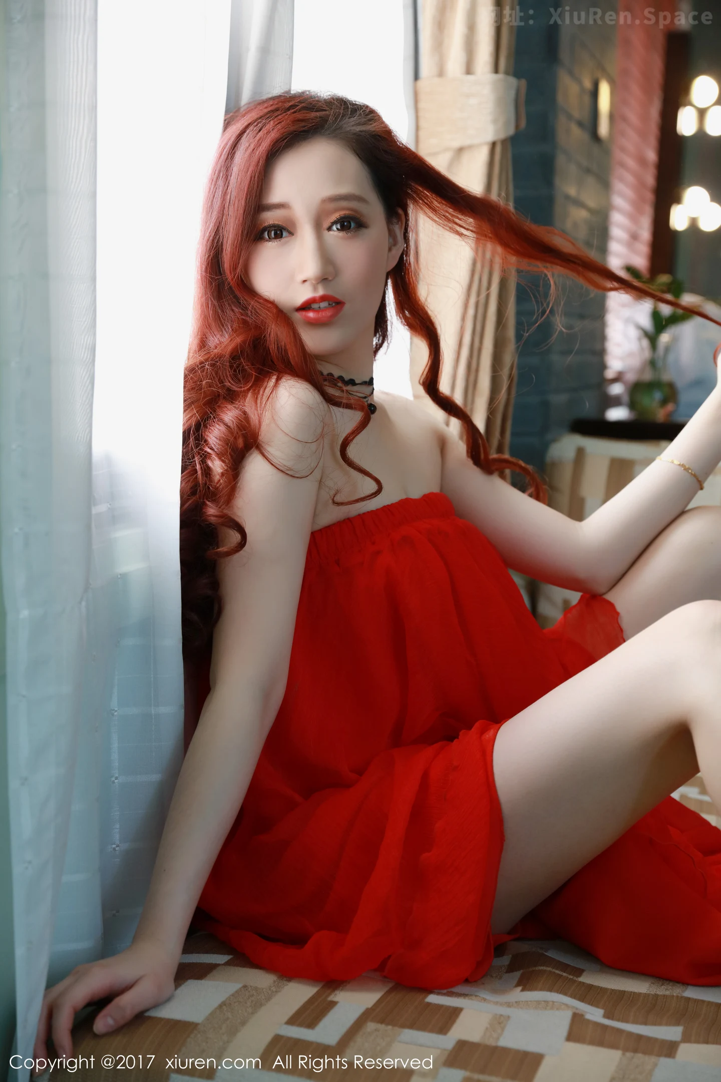 图片[2]-[XiuRen秀人网]VOL.681 嫩模叶梦轩居家黑色蕾丝内衣秀傲人美胸白嫩翘臀诱惑写真50P-秀人网官方网站